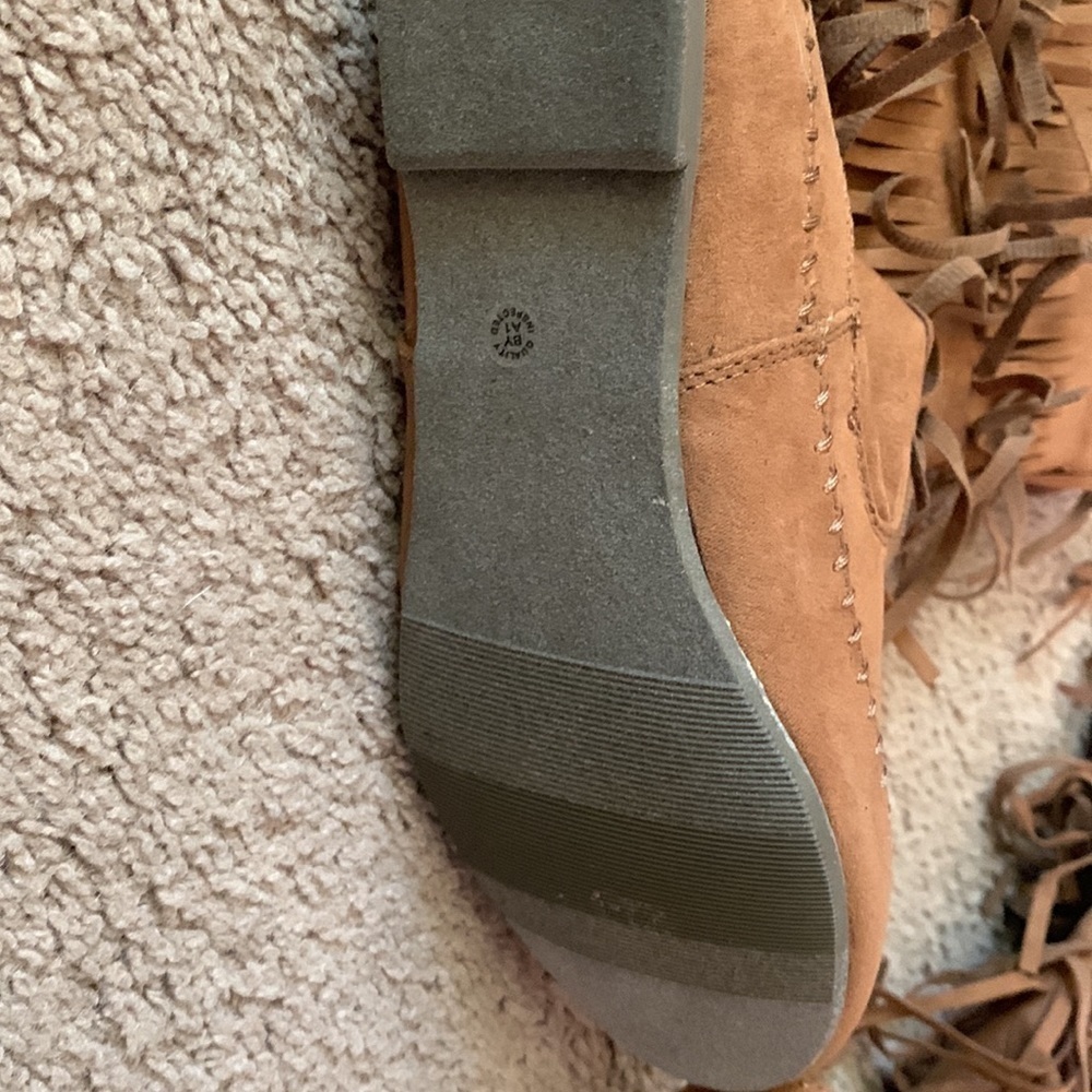 𝅺NWT fringe boots size 6 - Picture 4 of 5